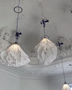 1.7K views · 50 reactions | A mechanical sculpture that unfolds and retreats to its original state to make a fascinating choreography. The installation feels alive thanks to the unpredictable natural-looking movements. @studio.drift | icanbecreative | Facebook