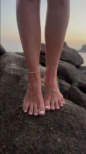 Bare Feet on Ocean Rocks 👣 Close-Up Soles & Toes :#barefoot #soles #feet