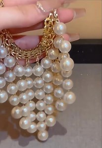 3.5K reactions · 74 shares | Letter Pearl Tassel French Exaggerated Design Clavicular Chain Fashion Elegant Retro Style Wholesale Necklace offer price 1200 taka #viralphotochallenge#viralreelschallenge | Miran Limited China & USA | Facebook