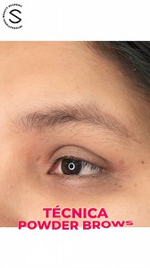 Técnica de sombreado que dará un efecto degradado marcando mas color en la cola y difuminando hacia el incio de ceja; te gustaria aprender un efecto maquillaje muy natural??; aprende paso a paso con los mejores profesionales y brinda un servicio de calidad!! #aprendeyemprende #cejasperfectas | Escuela IBD