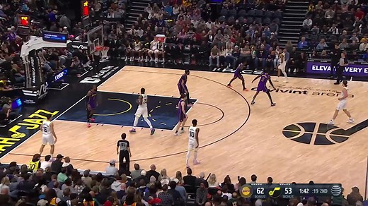 Talen Horton-Tucker with the massive finish