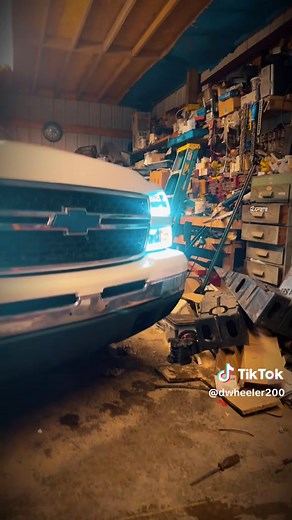 New head and tails for the wife even got her badge painted blue #fyp #fypviralシ #capcut #chevy #silverado