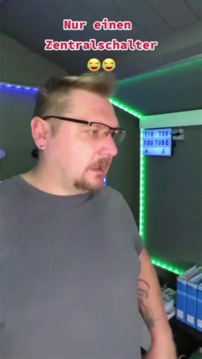 105K views · 875 reactions | #derelektriker2022 #elektriker #elektro #Baustelle #Handwerker #kabel #lustigevideo #Katastrophe #lustigeszumlachen #Strom #garkeinbock #viral #funnyvideos #lohntsicharbeiten #wasmachenwirjetzt #arbei | Der Elektriker | Facebook