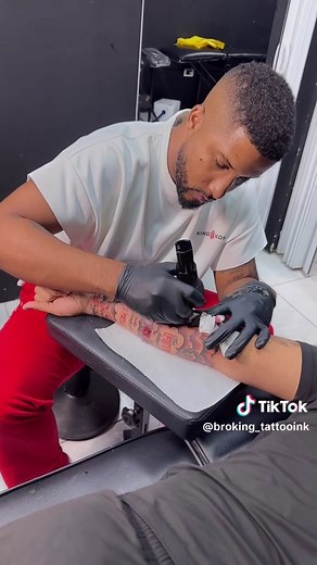 Tatuajes Creativos y Tendencias para 2025