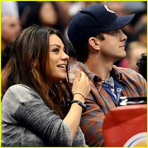Ashton Kutcher & Mila Kunis Kiss on the Clippers’ Kiss Cam – See the Video Here!