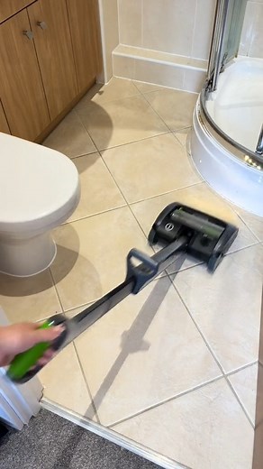 1.9K views · 18 reactions | This was so disgusting濫冷 #cleaning #cleanwithme #showercleaning #showerclean #gross #grossclean #satisfyingcleans #groutcleaning #groutclean | Cleaning Motivation | Facebook