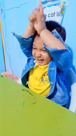 MAY BATANG SUMAKSES NA NAMAN TODAY! 🎉📚 This is the result of Operant Conditioning! Positive reinforcement in action 💡✨ Sobrang saya ni Noah matapos magbasa: "Yes! Yahooo! Woo! wooo! Yes! yaheyyy Tapos na ako mag-read!" 😍-noah After reading, may pa-snacks as reward! 🍪 Ganadong bumasa, ganado rin kumain! #OperantConditioning #PositiveReinforcement #ReadingSuccess #LittleWins #BrightmindLearners #ProudTeacherMoments | Brightmind Vinzons II