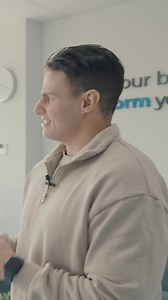 В това видео правим детайлен DEXAFit скан на Зарко Раев, за да разкрием телесната му композиция – мазнини, мускулна маса, костна плътност и още! Ще видите как протича процесът, какви са реалните резултати и какво означават те за здравето и формата на Зарко. Очаквайте неговите неподправени реакции, както и съвети от експерт! 📊 Подходящ ли е DEXAFit скана за вас? Гледайте до края цялото видео в нашия Youtube канал и разберете! 👉 https://tinyurl.com/mrxehc75 | Gymbeam.bg