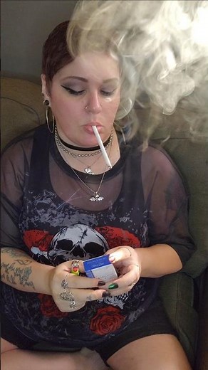 Smoking Virginia Slim 120 #smokeshow #subscribe #cigarette #smoker #smoke #120 #shorthair #tattoos