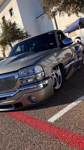 Best Truck overall at the Pit King Show, sick build by @superiorcustomscollision 26 intros fully polished out … 🔥🔥🔥🔥 @introwheels • • • #cardetailing #intros #introwheels #zephyr #956detailingmasters #laredotexas #ceramiccoating #itsallinthedetail #detailing | 956 Detailing Masters