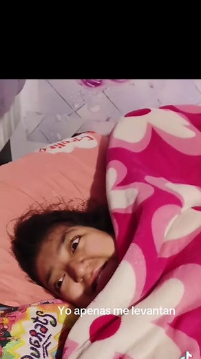 Jade hola despertando: el meme viral de la niña que se duerme y dice hola