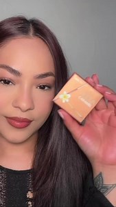 Achieve a golden bronze like @xsonika  She taps #hoola Caramel on her cheeks, jawline, temple, and you can't forget the nose! 癩覆 #benefitcosmetic #makeuptutorial #alwayswithmyhoola #makeup #bronzer #benefithoola #benefitmakeup #benefitbronzer #boxofpowder #hoolabronzer #aurinkopuuteri | Benefit Cosmetics | Facebook