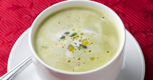 Evo kako pripremiti finu krem juhu od poriluka i pastrnjaka