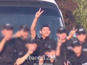 45K views · 4.5K reactions | ဘယ်နေရာရောက်ရောက် အလယ်ကနေ သူဆရာကြီးနော်...