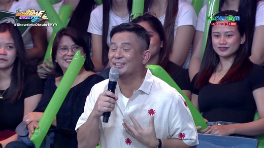 20K views · 188 reactions | "Binigyan ka ng jacket? Bigyan ng paybtawsan 'yan!"  #ItsShowtime Unli good vibes kasama ang It’s Showtime fam! More highlights here: https://bit.ly/Showtime_21 Visit itsshowtime.abs-cbn.com to know more details! | ABS-CBN | Facebook