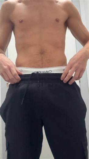 Model: James@jamesss363 Thick heavy bulge in white Calvin Klein boxer briefs! #calvinkleinboxers #calvinkleinunderwear #bigcock #bulge #hotguys #hugebulge #gayporn #gaysex