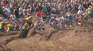 Clement Desalle demonstrates just how treacherous the sand of Lommel is. | Kawasaki Racing EU