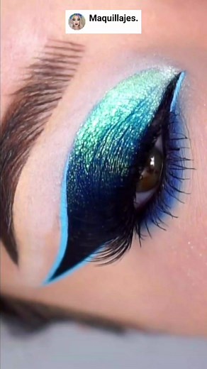 Brillo. 🩵 #makeup #glitter #eyeliner #maquillaje #makeupartist #makeuptutorial #makeuplover | Maquillajes.