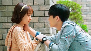 CDrama : Sparkle Love (2020) 心动的瞬间 #ZhangLingHe #LingMeiShi Una chica extraordinaria se encuentra con la leyenda de la natación sin ninguna experiencia en el romance. ¿Qué pasará cuando una conmoción le haga enamorarse de ella a primera vista? | » Asian Dramas Lovers