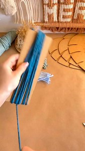 98K views · 1.5K reactions | Painel Boreal ✨ Disponível para encomenda! Valor: 165,00 Curso e catálogo disponível no link da bio 﫶 #macrame #decoracão #diy #decor #casa #home #homedecor #artesanato #decoraçãoartesanal | Art Meraki Decor | Facebook