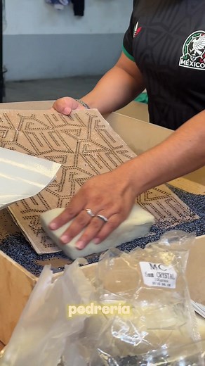 Jersey con pedrería México: cómo se elabora y llega a tu casa