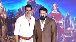 Barroz: 'बारोज' के ट्रेलर लॉन्च इवेंट में शामिल हुए ये सितारे, मोहनलाल को गले लगाते दिखे अक्षय कुमार
