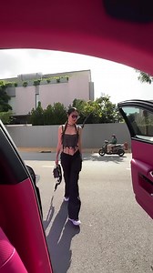 📸💕😎 #ngoctrinh #ngoctrinh89 #cobeanhang #outfit #outfitweekend #fashion #phoido7ngay #phoidotrend #7ngaytrenxe | Trần Thị Ngọc Trinh