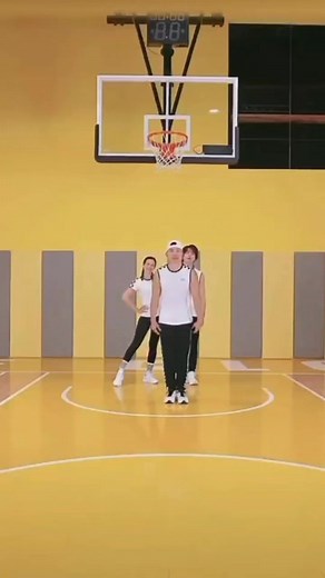 23K views · 1K reactions | Modeling tips from the OG ✨朗 言承旭Jerry #JerryYan #Yanchengxu #言承旭Jerry #言承旭 | 言承旭JerryYan | Facebook