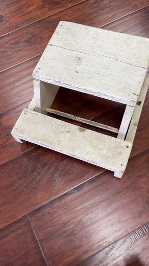 This unique piece was so much fun to flip. And the story behind it makes it even better! 🌸💖Every piece has a story. That’s why I love bringing furniture back to life to be loved again for generations to come. ✨💖This piece was flipped using the color Rosie by Junk Monkey Paint Company and accented with the Sun Kissed transfer by Re·design with Prima. Such a beautiful combo of you ask me! 🌸🌸.......#furnitureflip #furnituredesigningtribe #furniturereawakened #furnituremakeover #furniturepainte