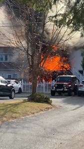 House fire in Allentown, Pennsylvania. Hopefully everyone is okay. Video Emmanuel Garcia #allentown | Lehigh Valley with Love