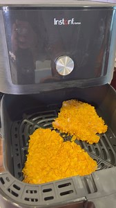 Air Fryer Chicken Sandwich on the healthier side….as fried chicken sandwiches go. How did I do @stealth_health_life ? Gotta say it was outstanding, I’m impressed! The sauce w Greek Yogurt was incredible! Recipe -Pound out 1 chicken breast so it is even thickness -Cut in half and season w salt, pepper, garlic powder -Dredge in flour seasoned w salt, pepper, garlic powder -Drop in egg/hot sauce wet mix -Cover in crushed Corn Flakes -Spray w Avocado Oil both sides -Air Fryer 375 for 20 minutes, tur