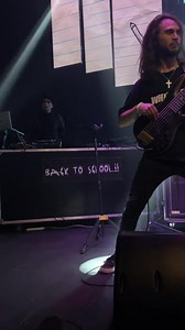 AM Antes Muertos ya en escena celebrando los 19 años de nuestro Back To School!!🤘🏼 A continuación Lupus - banda Audiopsicotica 2X Ribo Stomoxys AM Antes Muertos y Rey Chocolate 🎒🌽🎉 Hoy Sábado 8 de Julio de 2023, Blondie🗓 Entradas por Ticketplus Chile🎟️ | BTS!! Producciones