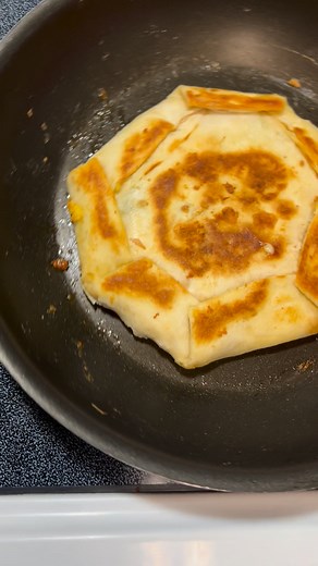 #hubbyslunch #crunchwrap | Kaunakupukupukawaiokalani Leong