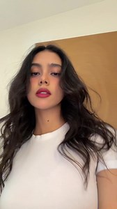 Mexicana actriz reacción emotiva — Hot Sale TikTok Shop MX