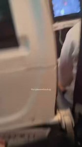 I like to do this on the plane😅 #flightjokes #funny #hahahumor #fyp | Hahahumor