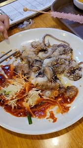 On vacation sila no Ruth, Nasubokan nyo na? Tinalo pa ako ng anak ko! Naka try na ng ganyan! #liveoctopus #seoul #southkorea | Anthony Homer Cycling 尤薩