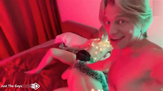 Leo Louis Porn - Leo Louis pounds his two twink subs over the holidays | OnlyGays