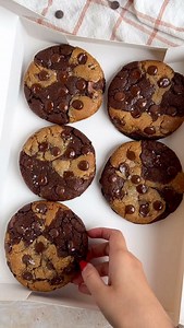 8.8K views · 69 reactions | BETTER THAN CRUMBL COOKIE BOX - part 2! My 6 dreamy flavors perfect for Thanksgiving are finally ready to be baked - and those Dubai chocolate brownies?! Ooffff 襤 All these recipes are up on my website - linked in bio or comment “recipe” 﫶 https://bakewithzoha.com/category/brownies-and-cookies/crumbl-style-cookies/ | bakewithzoha | Facebook