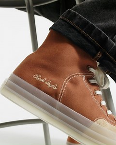 Inspired by letterman jackets, designed for comfort, and crafted to make a statement. Get it today at converse.my | CONVERSE