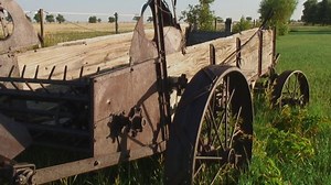Antique Manure Spreader Sits Abandoned Farm: Stockvideos & Filmmaterial (100 % lizenzfrei) 44209 | Shutterstock