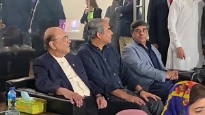 2.1K views · 40 reactions | صدر پاکستان آصف علی زرداری لاہور قلندر بمقابلہ کویٹہ گلیڈی ایٹر میچ پاکستان سپر لیگ کا فائنل دیکھنے قدافی اسٹیڈیم لاہور پہنچ گئے #LQvsQG #Lahore #LahoreQalandars #quetagladiators | Malik Ali Raza -News Anchor | Facebook