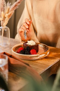 Name a more iconic duo - we'll wait 🍸🍫 Introducing our Tequila Sugar Cookie and Flourless Dark Chocolate Cake - the dessert combo you didn't know you needed. Our Tequila Sugar Cookie and Flourless Dark Chocolate Cake are setting a new standard for dessert. Sip on a blend of Blanco Tequila, Galliano, vanilla oat milk, and cinnamon, then treat yourself to our decadent Flourless Dark Chocolate Cake. Make it a match at your local Moxies today ✨ #moxies #winterfeature #girlsnight #treatyourself #ho
