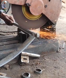 Fast way to make a cut throat razor/shaving knife from metal tube #AmaZing #metalworks #reelsfb #blacksmithing #knives | METAL WORKS