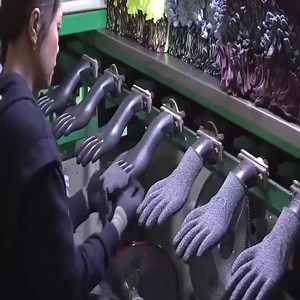 4.7K views · 102 reactions | Coated Work Gloves Mass Production Factory. Korean Work Glove Manufacturing Process | Wałkiem i Tłuczkiem | Facebook