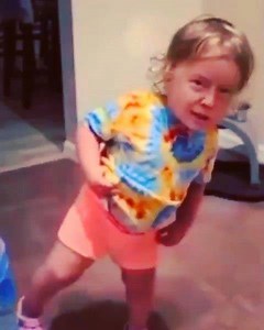 #minisize #dumptrump #angry #pressconference #minitrump #belligerent #incoherent #aggravated #ranting #unpresidential #crybaby #presidentdonaldtrump #presidenttrump #donaldtrump #trumpsucks #dumptrump2020 #trumpisracist #trumpisaliar #trumpisnotmypresident #fuck45 #45sucks #ihatetrump #funnyvideo #kidsoninstagram #instagramkids #originalinfluencer | Phillip Bloch | Facebook