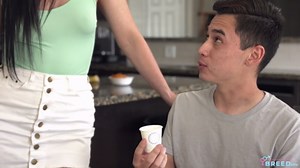 Jasmine Wolff - falls under the influence