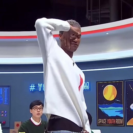 Han Hyun Min Modeling with ITZY and Family | Candy Wanna Be