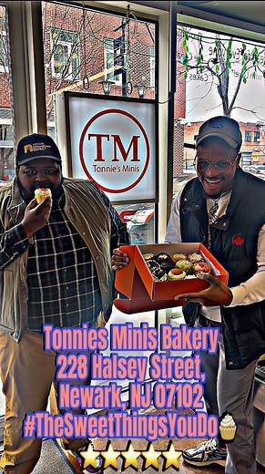 Pulled up to @tonniesminis with @newarkdowntowndistrict to have the Best TASTY PASTRIES IN New Jersey. DONT GO TO THE SUPERMARKET TO GET YOUR CHILD A CAKE. GO TO @tonniesminis. Chocolate Kiss Cupcake 🍫🧁, Banana pudding cupcake 🍌🧁 & a Strawberry Twist cupcake. GIMME SOME MILK!!! 🥛AYE @tonniesminis I LIKE THE SWEET THINGS YOU DO! Tonnies Minis Bakery 228 Halsey Street, Newark, NJ 07102 #TheSweetThingsYouDo👅🧁 ⭐️⭐️⭐️⭐️⭐️ #itsyaboy #iof360 | Tishawn Romone