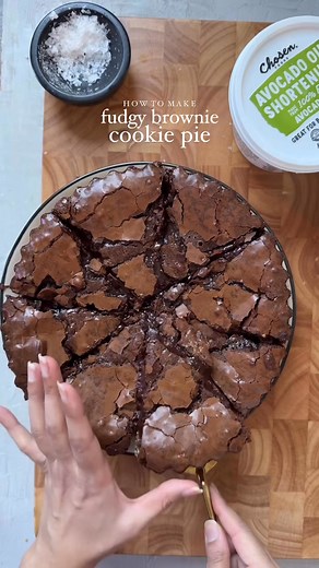 Fudgy brownie cookie pie Ingredients Cookie Layer: 1 cup shortening (room temp) 1 tsp cornstarch 1/2 cup light brown sugar 1/3 cup granulated sugar 1 large egg 1 egg yolk (room temp) 1 tbsp vanilla extract 2 1/4 cups all-purpose flour 1/2 tsp baking soda 1/2 tsp baking powder 1/2 tsp salt 3/4 cup semi-sweet chocolate chips Brownie Layer: 1 cup unsalted butter 1/2 cup natural cocoa powder 1 tsp vanilla 1/2 cup light brown sugar 1 3/4 cups powdered sugar 3/4 cup semi-sweet chocolate chips 1/3 cup 