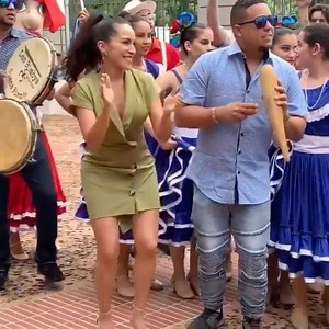 Bailar es terapia, es libertad, es uno de los artes que más disfruto desde que nací. En todo tiempo ora, canta y baila. ¡Gozando mis raíces siempre! #HappyNationalDanceDay 💃🏻🇵🇷 | Ana Isabelle